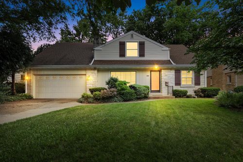 7212 Aetna Court, Wauwatosa, WI, 53213 | Card Image