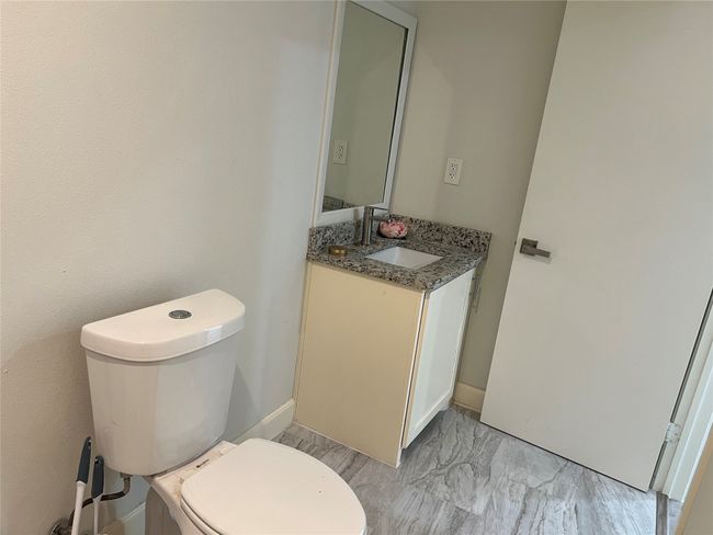 Full guest bath in the guest house | Image 33