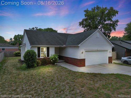 27621 Pembroke St, Livonia, MI, 48152-2426 | Card Image