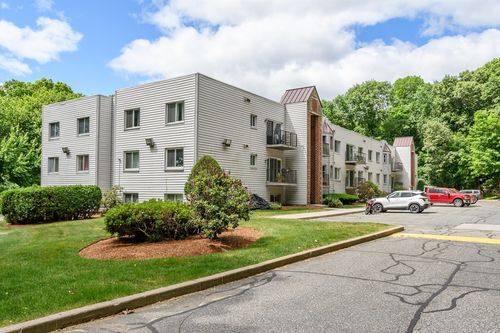 c6-136 Central St, Hudson, MA, 01749-1375 | Card Image