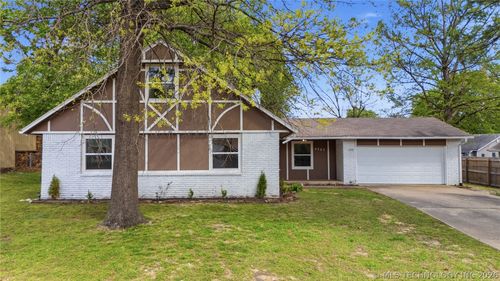 4307 S Hickory Pl, Broken Arrow, OK, 74011-2808 | Card Image