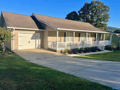 307 Hope Dr Nw, Fort Payne, AL, 35967-3886 | Card Image