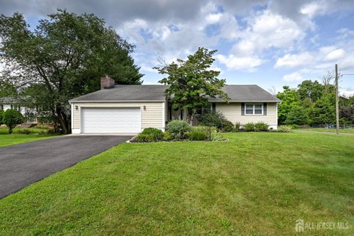29 1st St, Somerset, NJ, 08873-1326 | Card Image