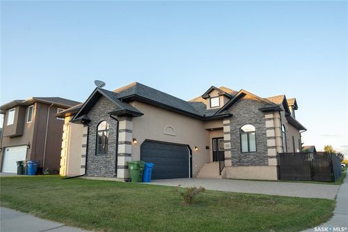 62 Glen Howard Way, Prince Albert, SK, S6X0A8 | Card Image