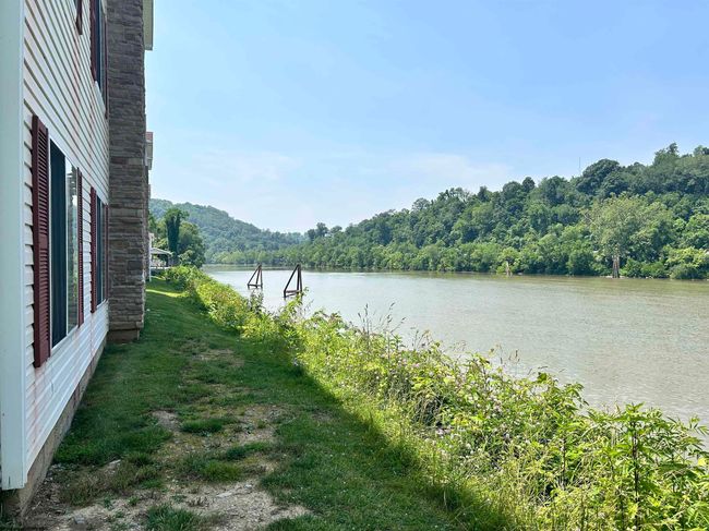 7205 University Commons Dr, Condo with 4 bedrooms, 4 bathrooms and 3 parking in Morgantown WV | Image 27