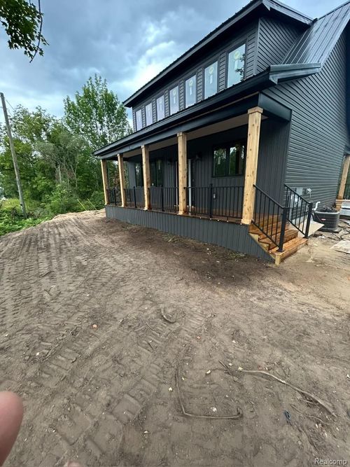 1713 Vanderlip Rd, Traverse City, MI, 49686-9161 | Card Image