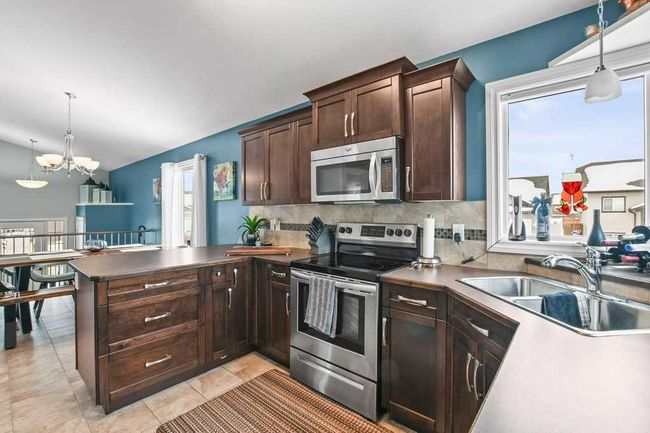 196 Cedar Square, House other with 3 bedrooms, 2 bathrooms and 4 parking in Blackfalds AB | Image 10