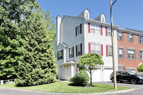 141 Meadow Ln, Nanuet, NY, 10954-5113 | Card Image