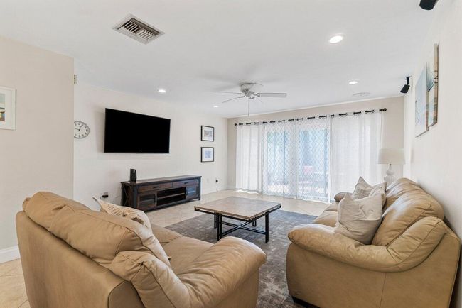 103 - 842 19 Th Ave, Townhouse with 2 bedrooms, 3 bathrooms and null parking in Deerfield Beach FL | Image 4