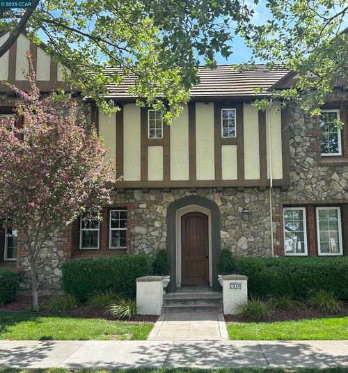 7840 Stoneleaf Rd, San Ramon, CA, 94582-5667 | Card Image
