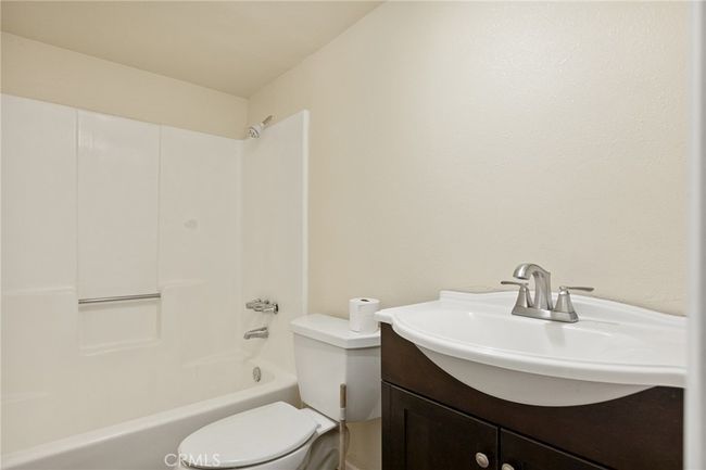 3 full baths | Image 21