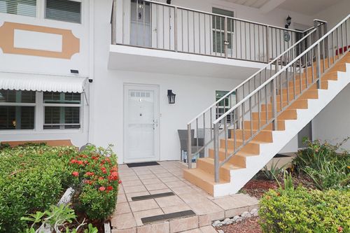 apt-e1-133 Lakes End Dr, Fort Pierce, FL, 34982-6716 | Card Image