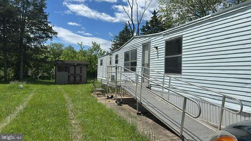 18 Park Ave, MIDDLETOWN, PA, 17057-4676 | Card Image