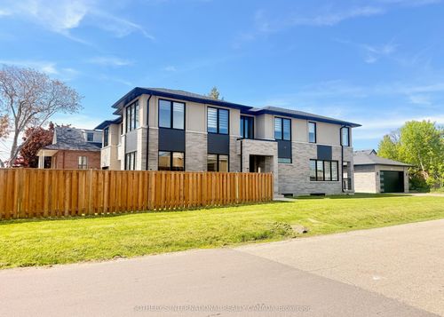 797 1st St, Mississauga, ON, L5E1A3 | Card Image
