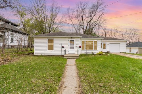 210 Davis St, Le Sueur, MN, 56058-2020 | Card Image