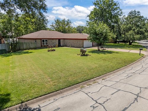 1002 Canton Rd, Cleburne, TX, 76033-6113 | Card Image