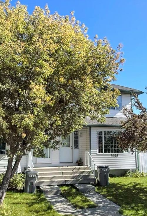 3658 55 Ave, Whitecourt, AB, T7S1T1 | Card Image