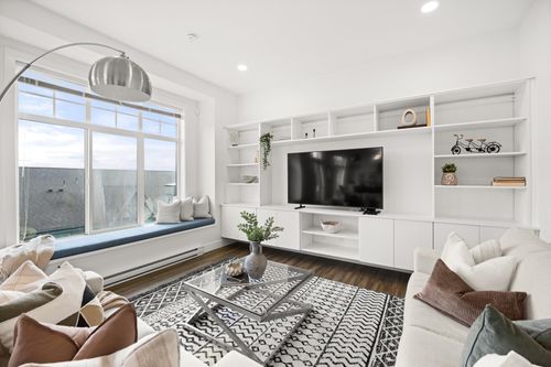 16-3552 Victoria Dr, Coquitlam, BC, V3B2T9 | Card Image