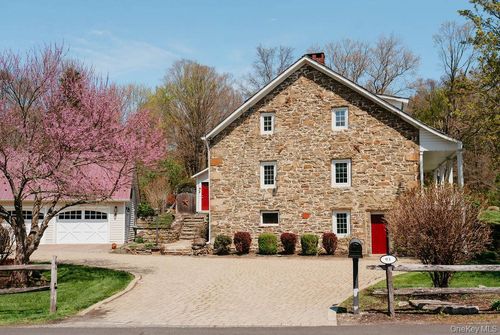 93 Horton Rd, Washingtonville, NY, 10992-1433 | Card Image