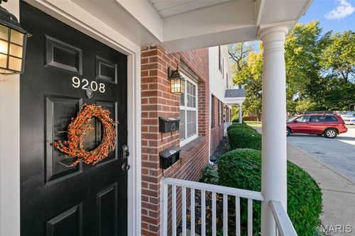 9208 Eager Rd, Saint Louis, MO, 63144-1123 | Card Image
