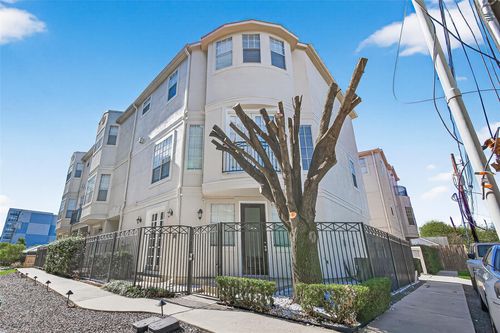 105 Detering St, Houston, TX, 77007-8226 | Card Image