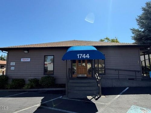 1744 E Mcandrews Road, Medford, OR, 97504 | Card Image