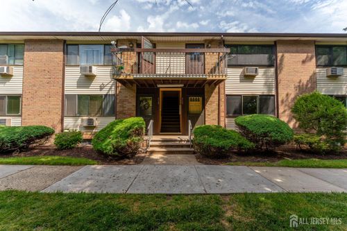 517 Cricket Ln, Woodbridge, NJ, 07095-1536 | Card Image
