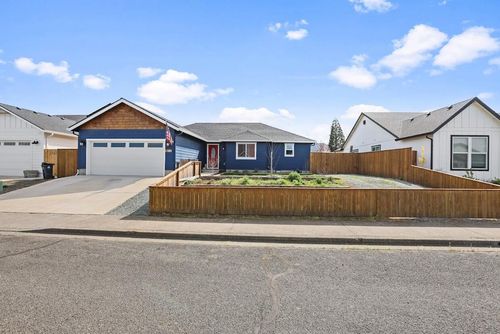 513 Barnum Dr, Phoenix, OR, 97535-9773 | Card Image