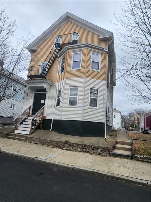14 Amy St, Providence, RI, 02906-3803 | Card Image