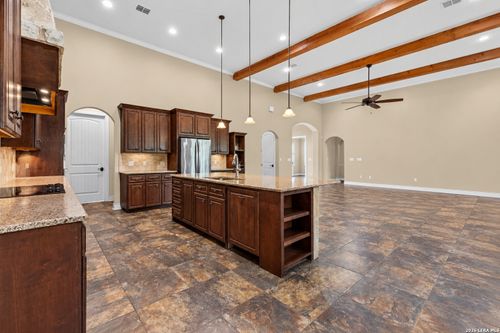 611 Shady Holw, New Braunfels, TX, 78132-2313 | Card Image