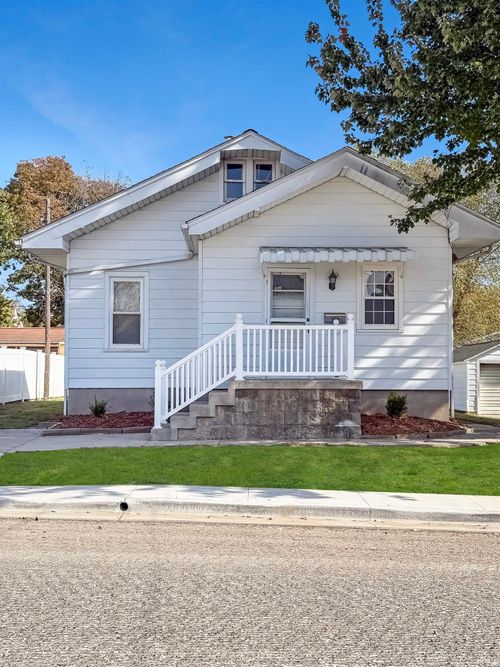 1418 Vine St, Jasper, IN, 47546-2119 | Card Image