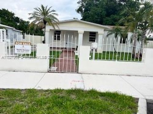 277 E 63rd St, Hialeah, FL, 33013-1040 | Card Image