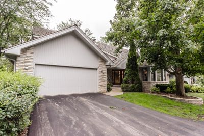 63 Malibu Court, Townhouse with 3 bedrooms, 3 bathrooms and 2 parking in Burr Ridge IL | Image 2