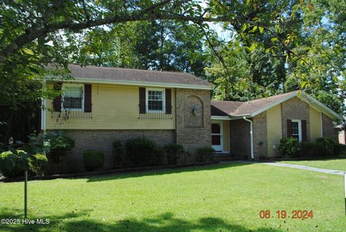 102 Epworth Dr, Jacksonville, NC, 28546-5872 | Card Image