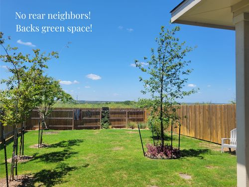 a-549 Arnold Loop, Uhland, TX, 78640-3786 | Card Image