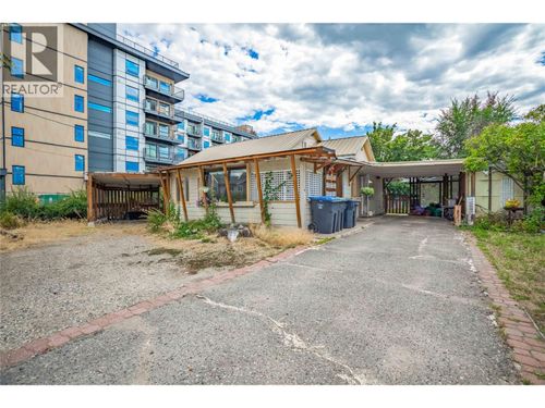 425 Leathead Rd, Kelowna, BC, V1X2J3 | Card Image