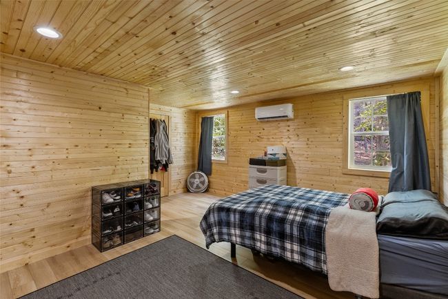 Bedroom in Basement | Image 44