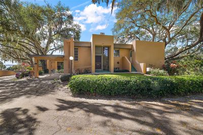 12B - 601 W Old Us Highway 441, Condo with 2 bedrooms, 2 bathrooms and null parking in Mount Dora FL | Image 3