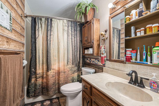 Bathroom Main Floor | Image 6