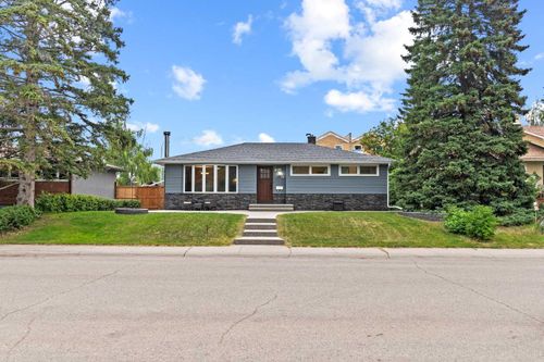 44 Granlea Place Sw, Calgary, AB, T3E4K2 | Card Image