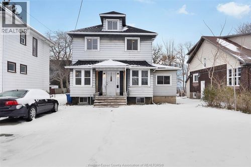 3522 Sandwich St, Windsor, ON, N9C1B5 | Card Image