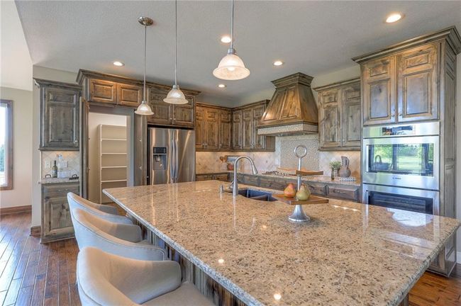 High end double oven w doors opening out vs down...genius! | Image 29