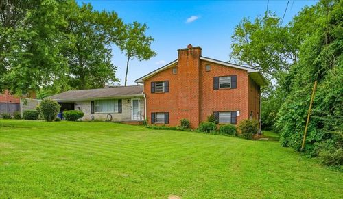 1061 S Linden Dr, Alcoa, TN, 37701-1813 | Card Image