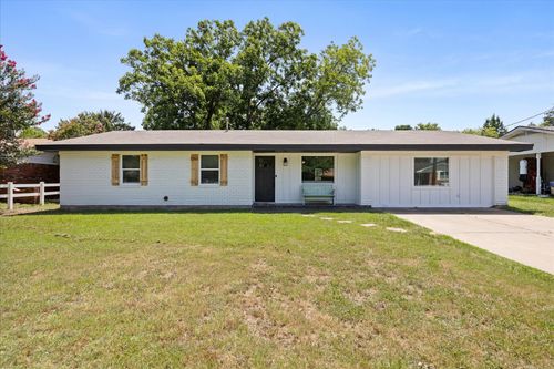 270 Barker St, Stephenville, TX, 76401-1904 | Card Image