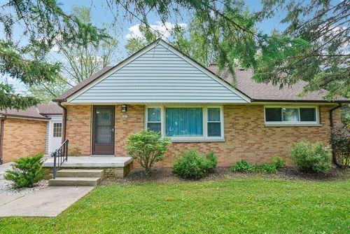 1415 W Fiesta Lane, Mequon, WI, 53092 | Card Image