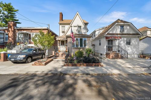 12607 7th Avenue, New York, NY, 11356 | Card Image