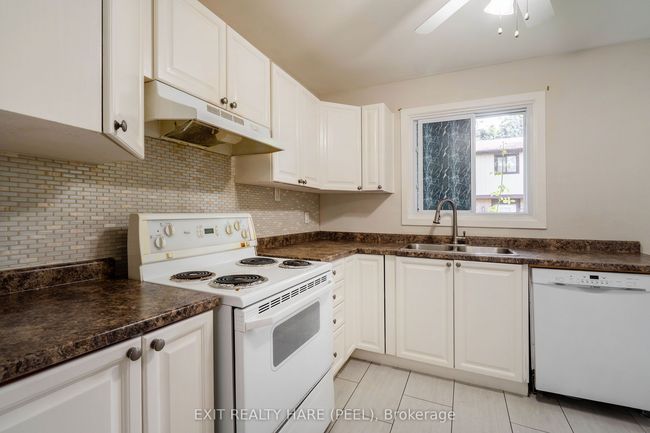 51 - 93 Hansen Rd N, Condo with 3 bedrooms, 2 bathrooms and 1 parking in Brampton ON | Image 36