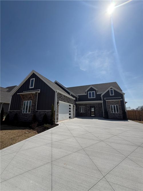 891 Greenhorn St, Bentonville, AR, 72712-3381 | Card Image