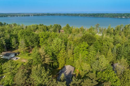 6615 Forest Dr, Kewadin, MI, 49648-8940 | Card Image