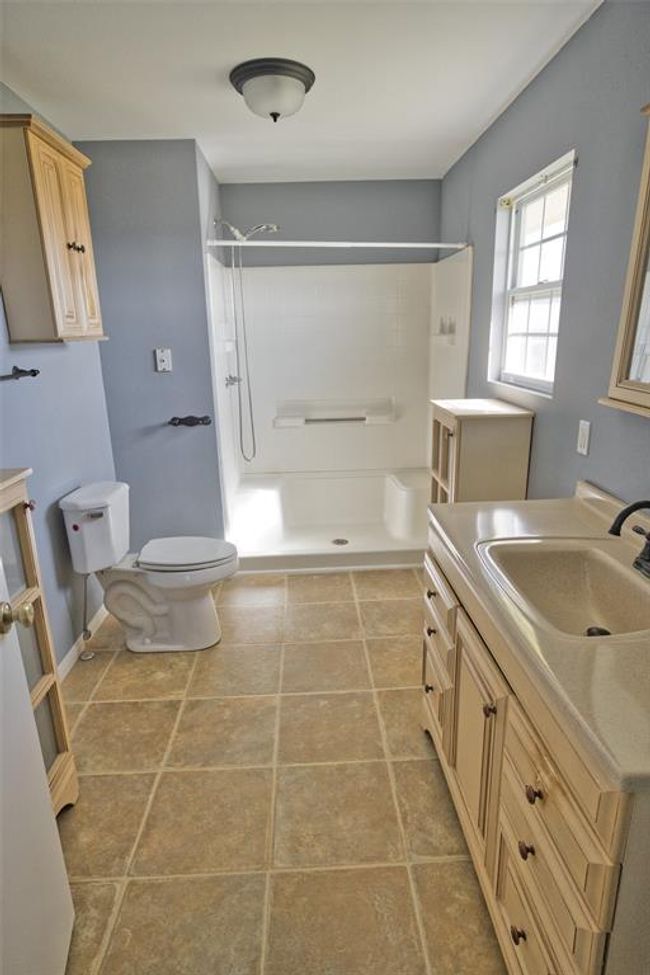 1709 County Road 441 D, House other with 3 bedrooms, 2 bathrooms and null parking in Brazoria TX | Image 31